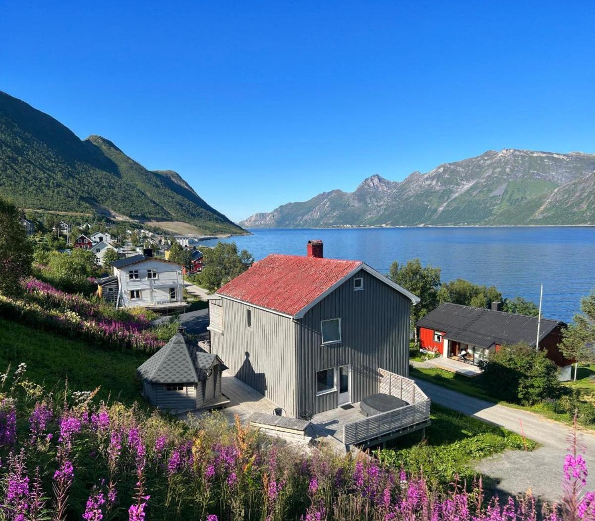 Vacation Home In Fjordgard With Views Of Segla And The Fjord Exterior foto